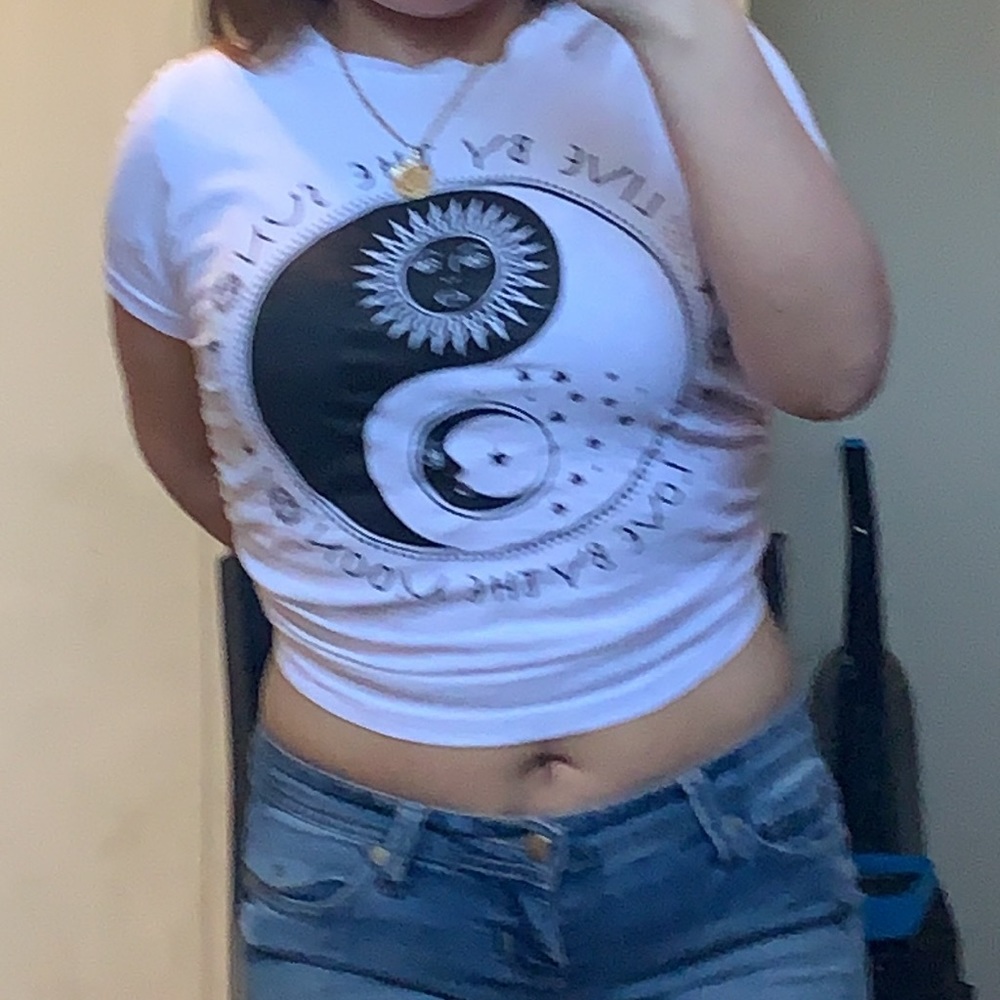 White adjustable tee